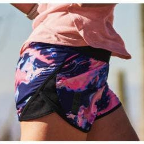 EUC Under Armour Heat Gear Women's UA Fly-By 2.0 Shorts - Picture 4 of 4